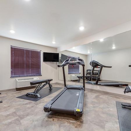 Cobblestone Inn & Suites-Fremont Bagian luar foto