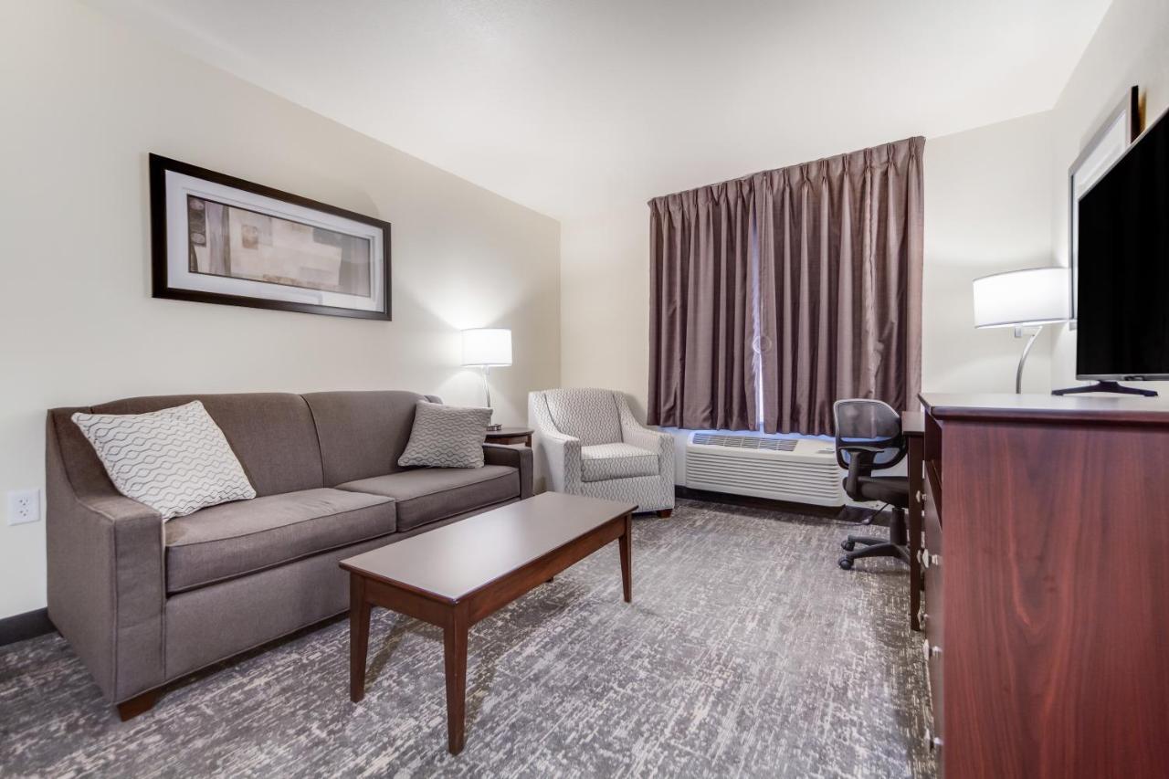 Cobblestone Inn & Suites-Fremont Bagian luar foto