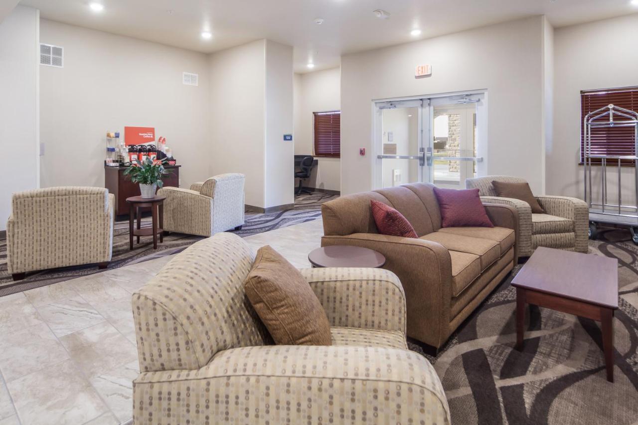 Cobblestone Inn & Suites-Fremont Bagian luar foto