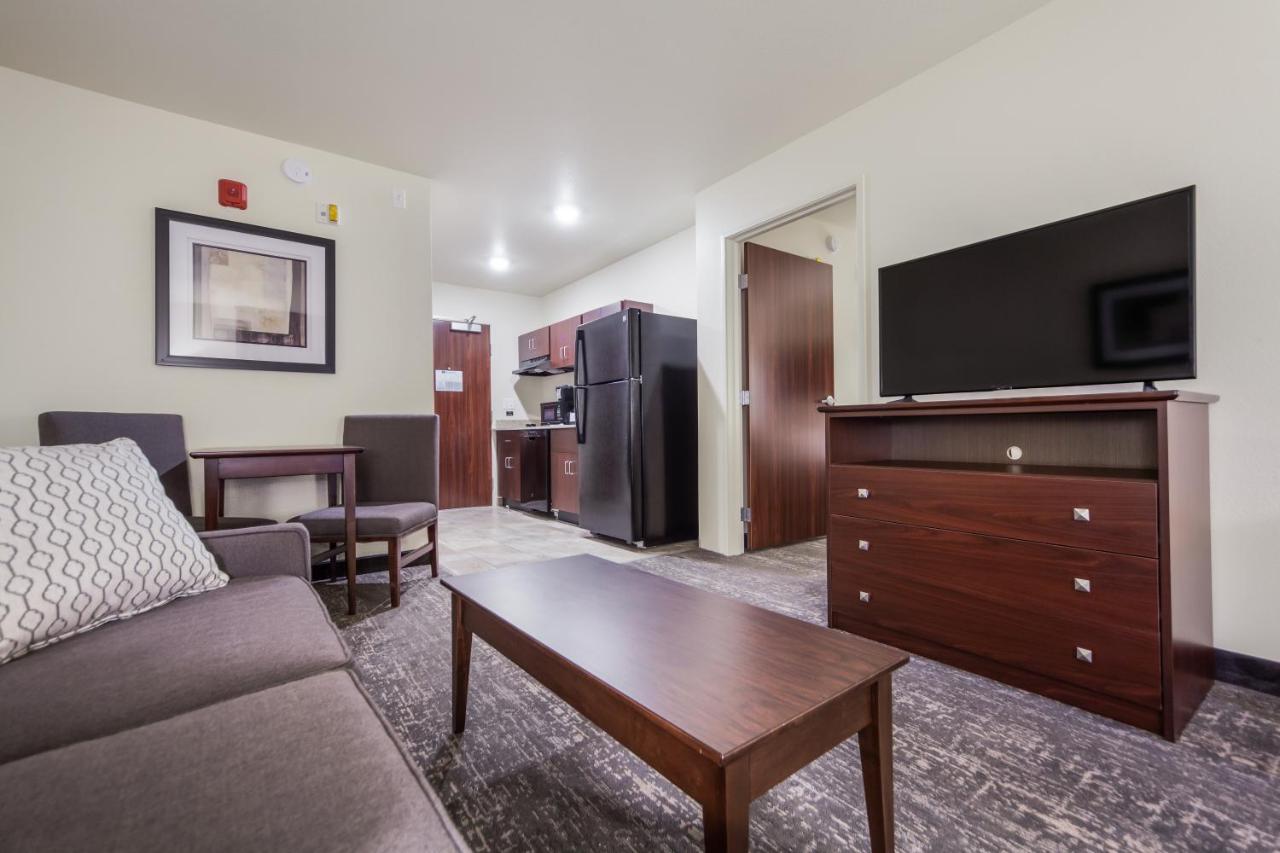 Cobblestone Inn & Suites-Fremont Bagian luar foto