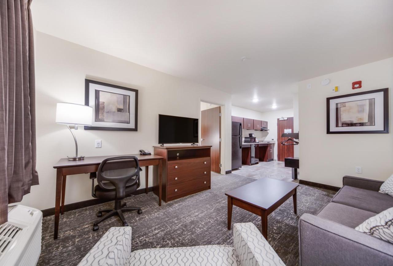 Cobblestone Inn & Suites-Fremont Bagian luar foto